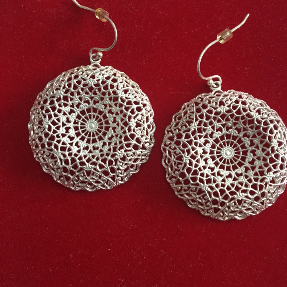 Silver basket like earrings ~